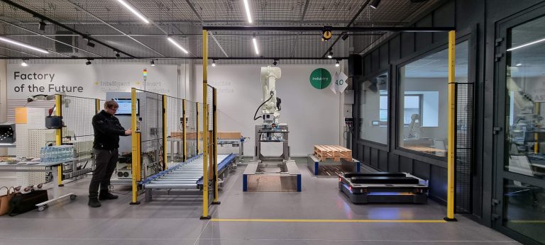 Intralogistics workstation, source: ASTOR