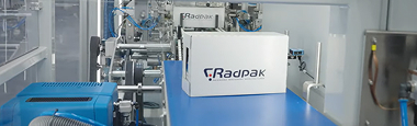 RADPAK – kompleksowy system pakowania i paletyzacji z transportem mobilnym