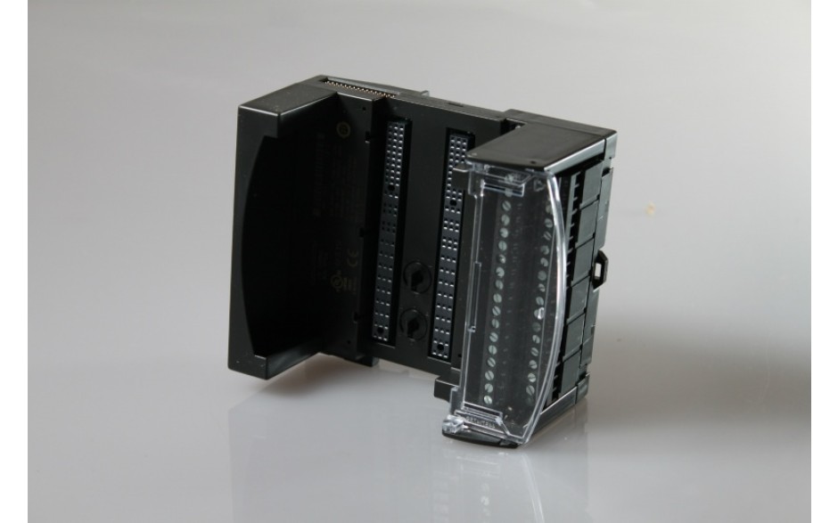 Wyprzedaż - VersaMax - Kaseta I/O typu Box do poziomego montażu modułów 2