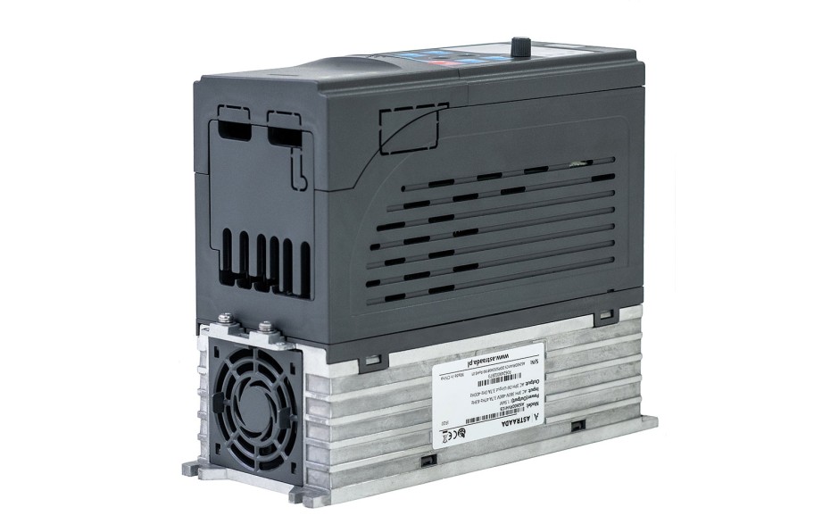 Falownik 1.5 kW trójfazowy do wentylatora i pompy, filtr kategorii C2, panel LED, pasywne chłodzenie  4