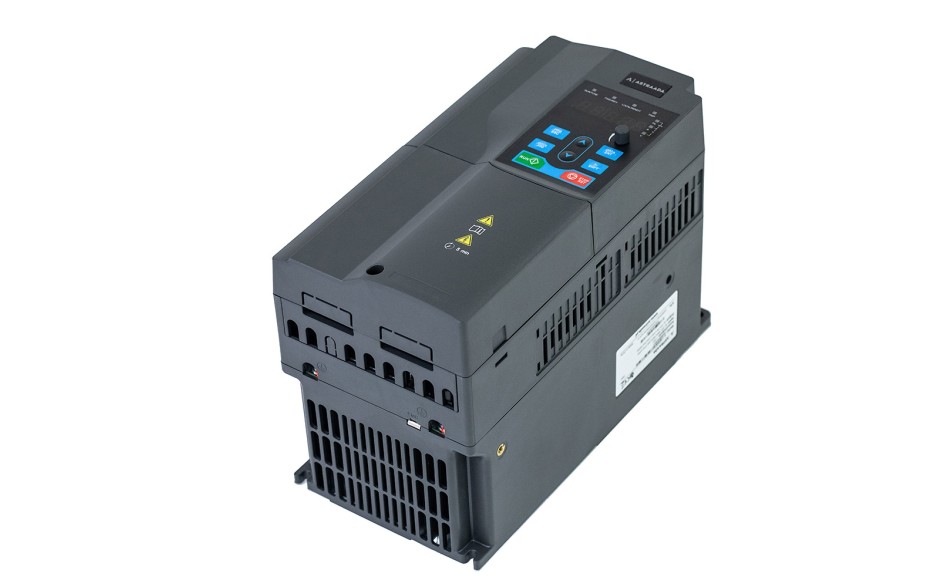  PROMOCJA - Falownik 11 kW trójfazowy do wentylatora i pompy, filtr kategorii C2, panel LED  4
