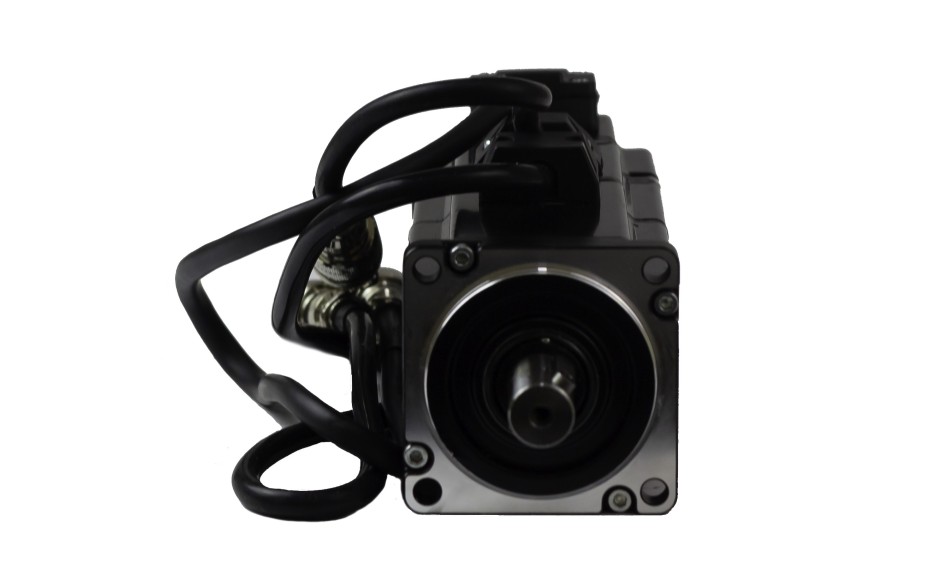 Serwosilnik o mocy 0.2kW (0.64Nm) z hamulcem, zasilanie 230V, enkoder absolutny, prędkość znam. 3000rpm, wym. kołnierza 60mm 3