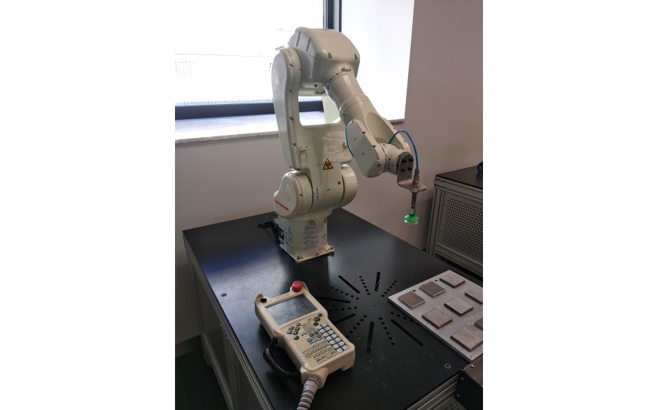 Robot Kawasaki Robotics RS005L 4