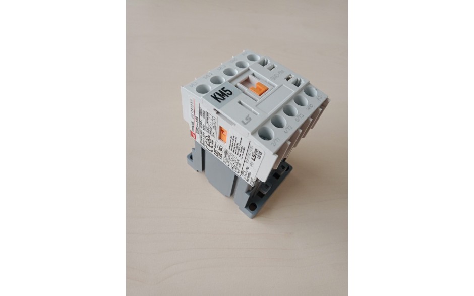 Stycznik miniaturowy LS Electric Meta-MEC, 6 A, 3-biegunowy, zaciski śrubowe, 1 NO Aux., Cewka 24 VDC