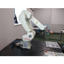 Robot Kawasaki Robotics RS005L